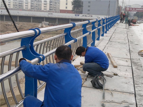 延庆不锈钢桥梁护栏除锈维护的重要性及其方法