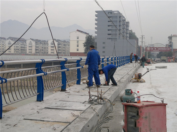 延庆不锈钢复合管护栏常见问题及解决方案